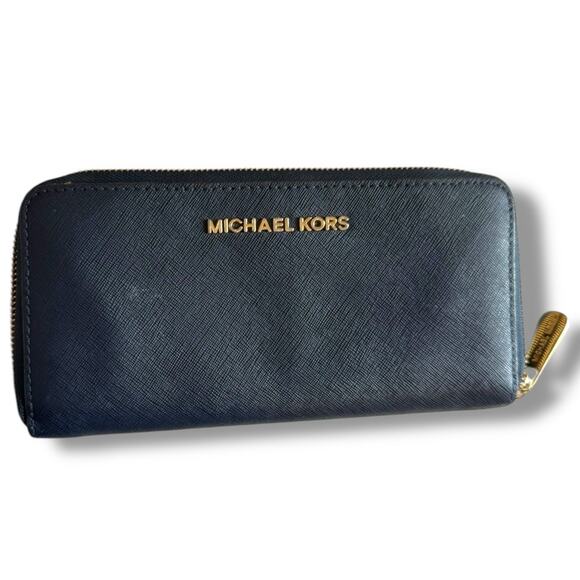 Michael Kors Jet Set Travel Continental Navy Wallet - Picture 2 of 7
